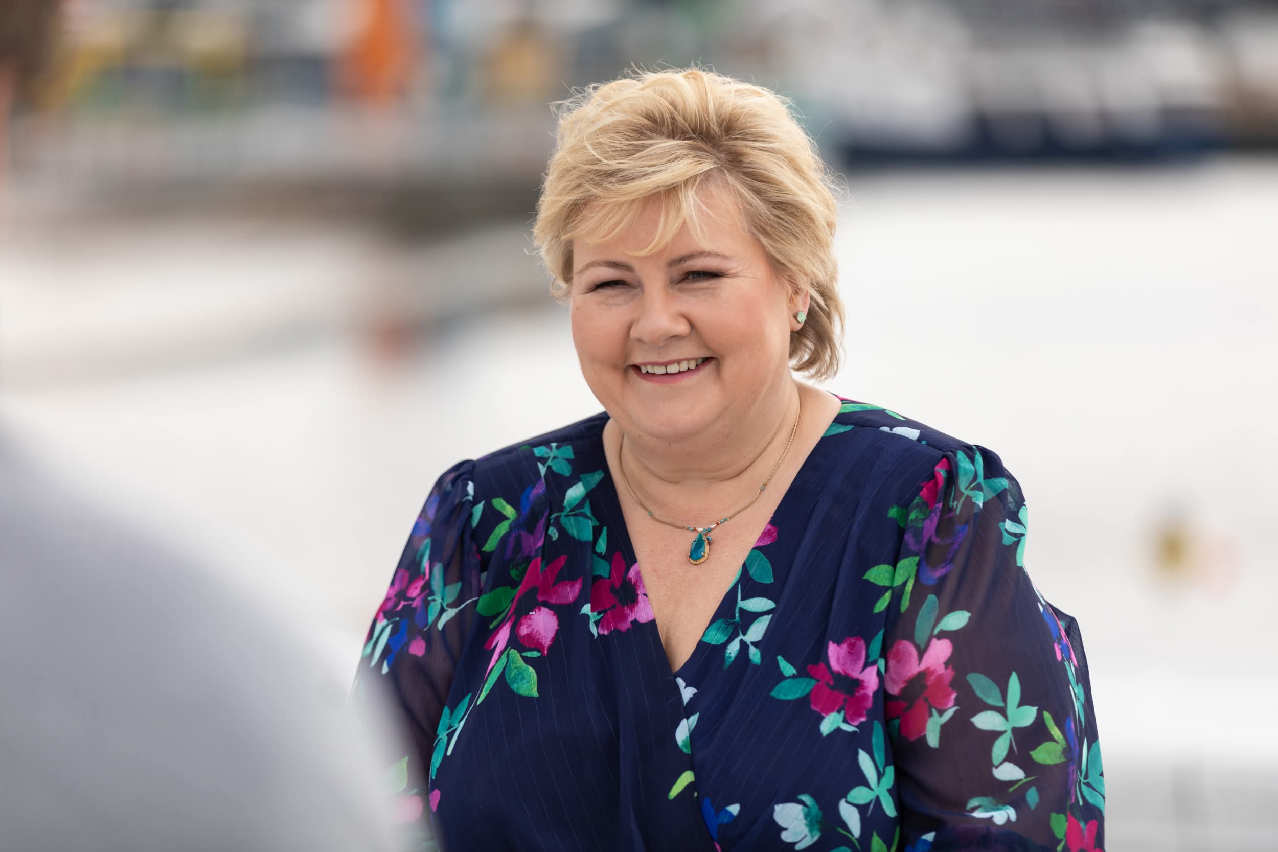 Erna Solberg smiler